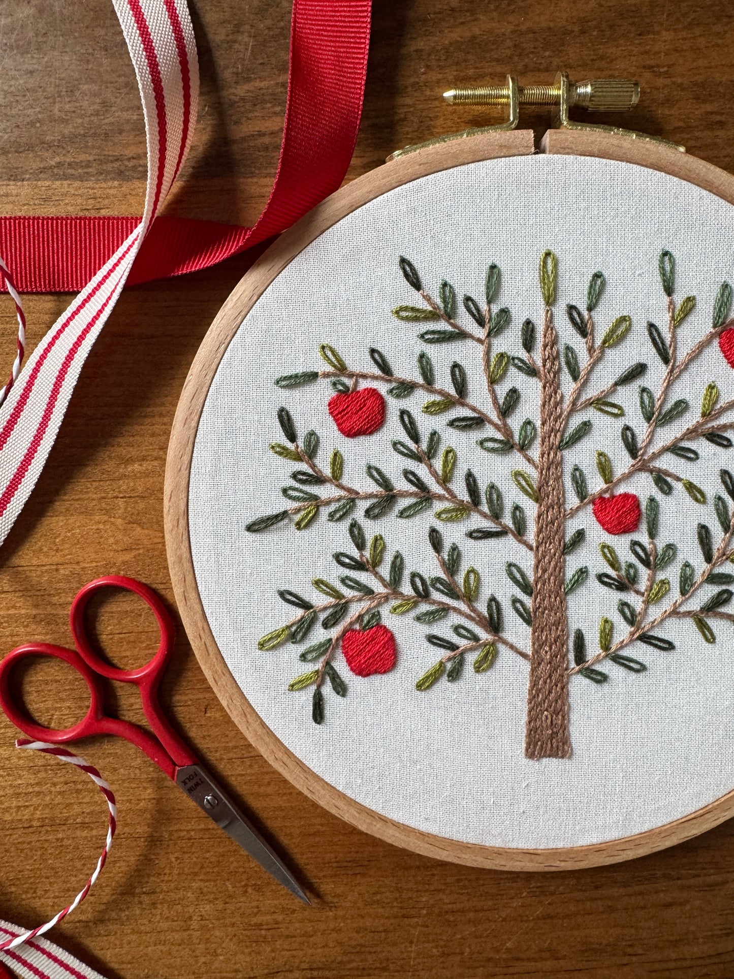 PDF Embroidery Pattern - Apple Tree